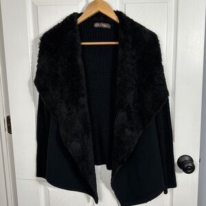 QED London size small sweater, faux fur collar, matte fleece front, black